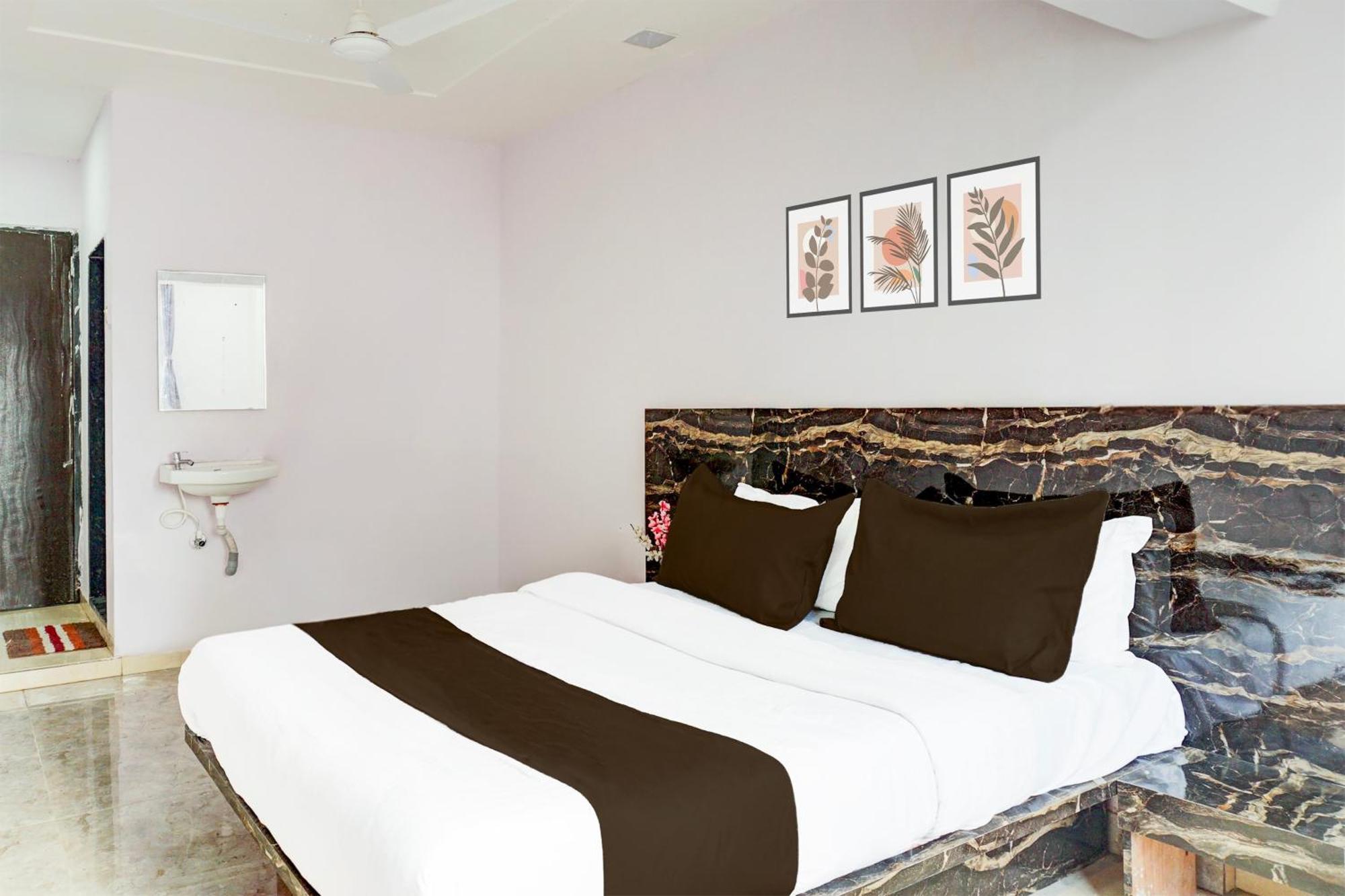 Hotel O Silver Inn Хинджавади Экстерьер фото