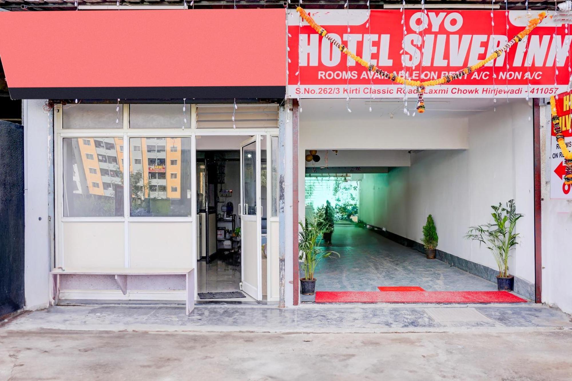 Hotel O Silver Inn Хинджавади Экстерьер фото